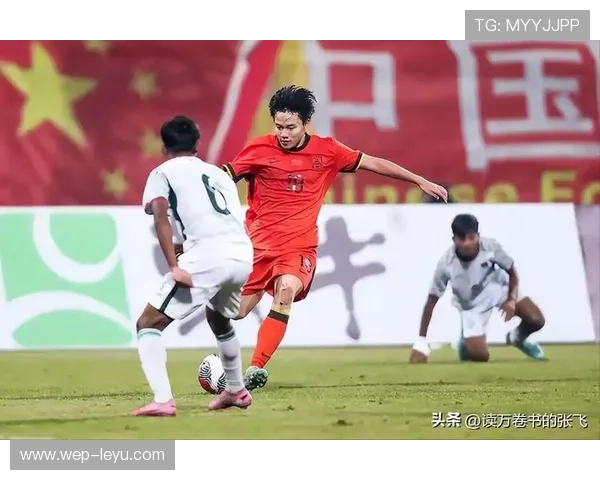 国足热身赛表现赢得掌声，国足热身赛表现赢得掌声的球员